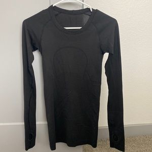 Iulu size 2 swiftly tech long sleeve - gently used